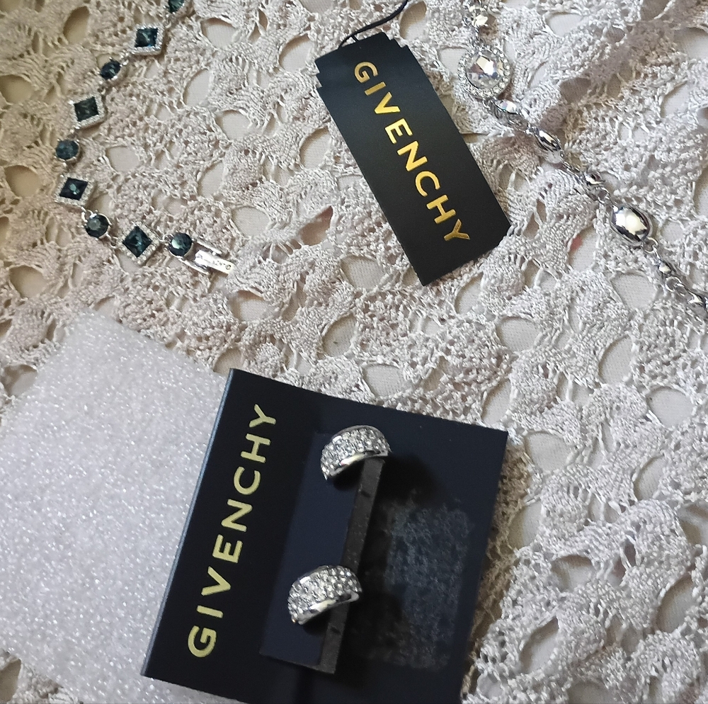 Givenchy Sparkling Accessory Collection - Picture 7 of 11